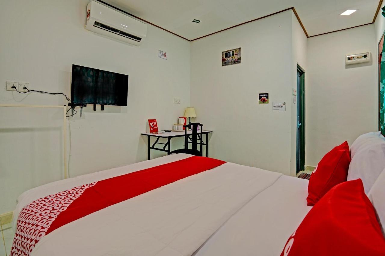 Отель Capital O 90423 Teratai Chalet Kampong Raja Экстерьер фото