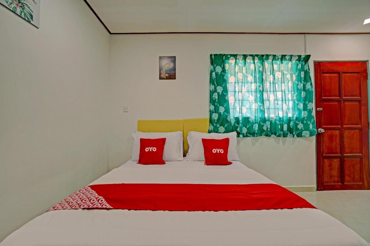 Отель Capital O 90423 Teratai Chalet Kampong Raja Экстерьер фото